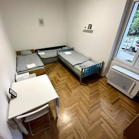 Hangulatos Lakas Zold Ovezeteben Apartment Budapest